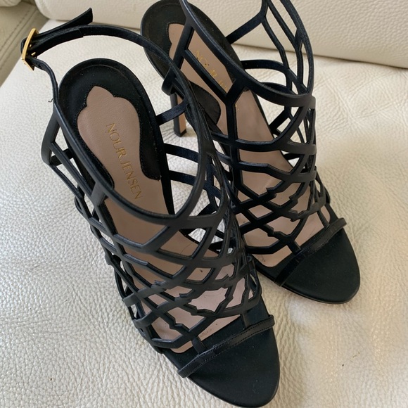 NEW!! Nour Jensen Italian Black leather heels🖤🖤 - Picture 5 of 8